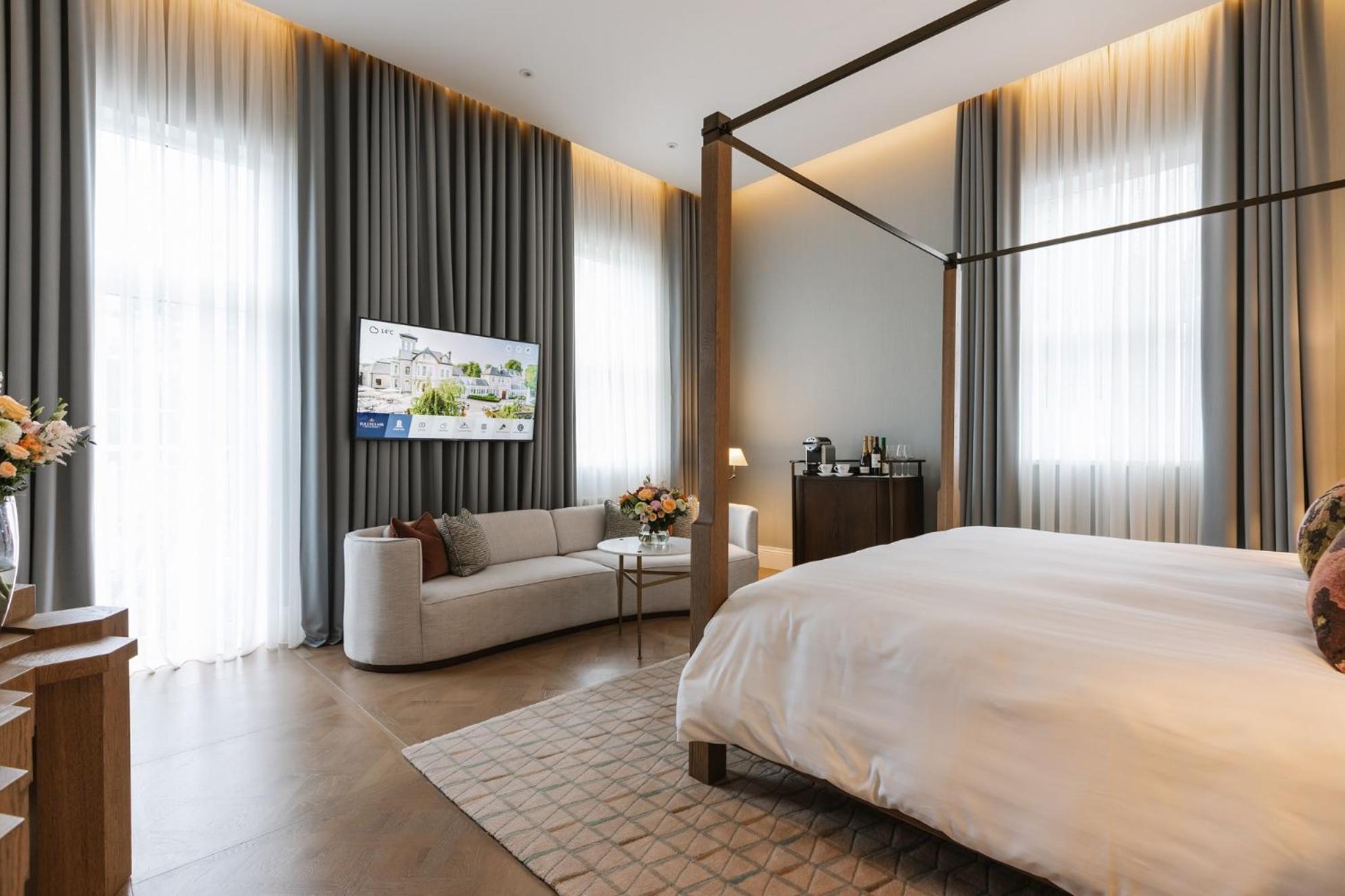 Tullyglass House Hotel Ballymena Room photo